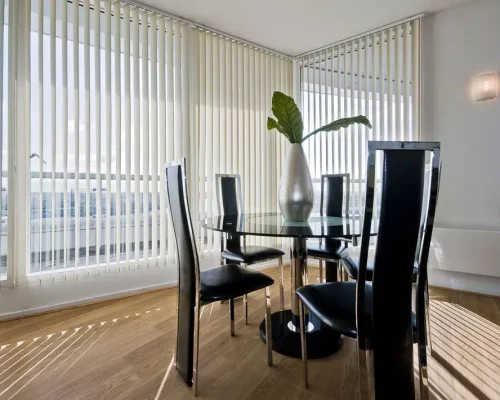 Commercial_aluminum_alloy_window_frame